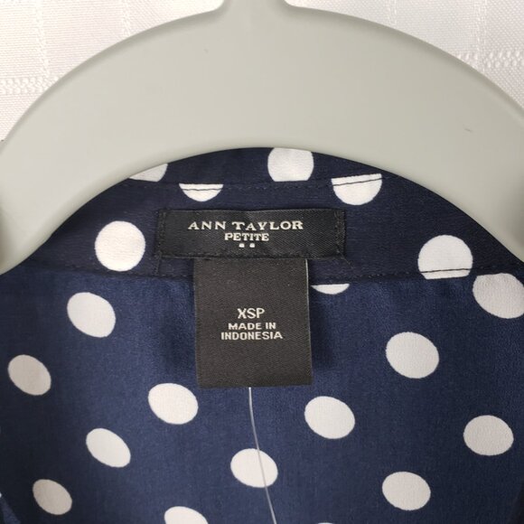 Ann Taylor Petite XSP Navy Blue White Polka Dot Sleeveless Blouse Top NWT Womens - Picture 4 of 13